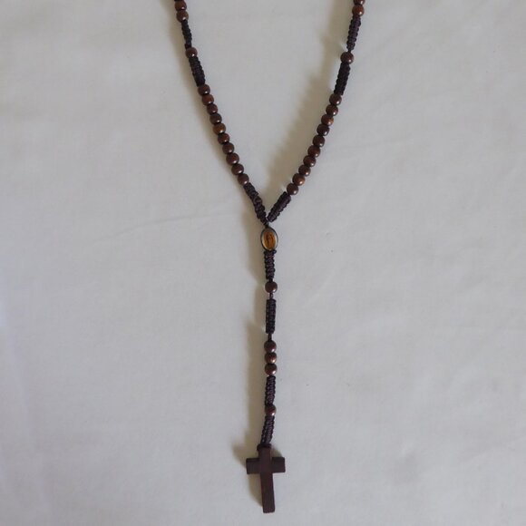 VINTAGE OUR LADY OF GUADALUPE 18” WOOD CRUCIFIX MACRAME BROWN CORD ROSARY - Picture 3 of 12